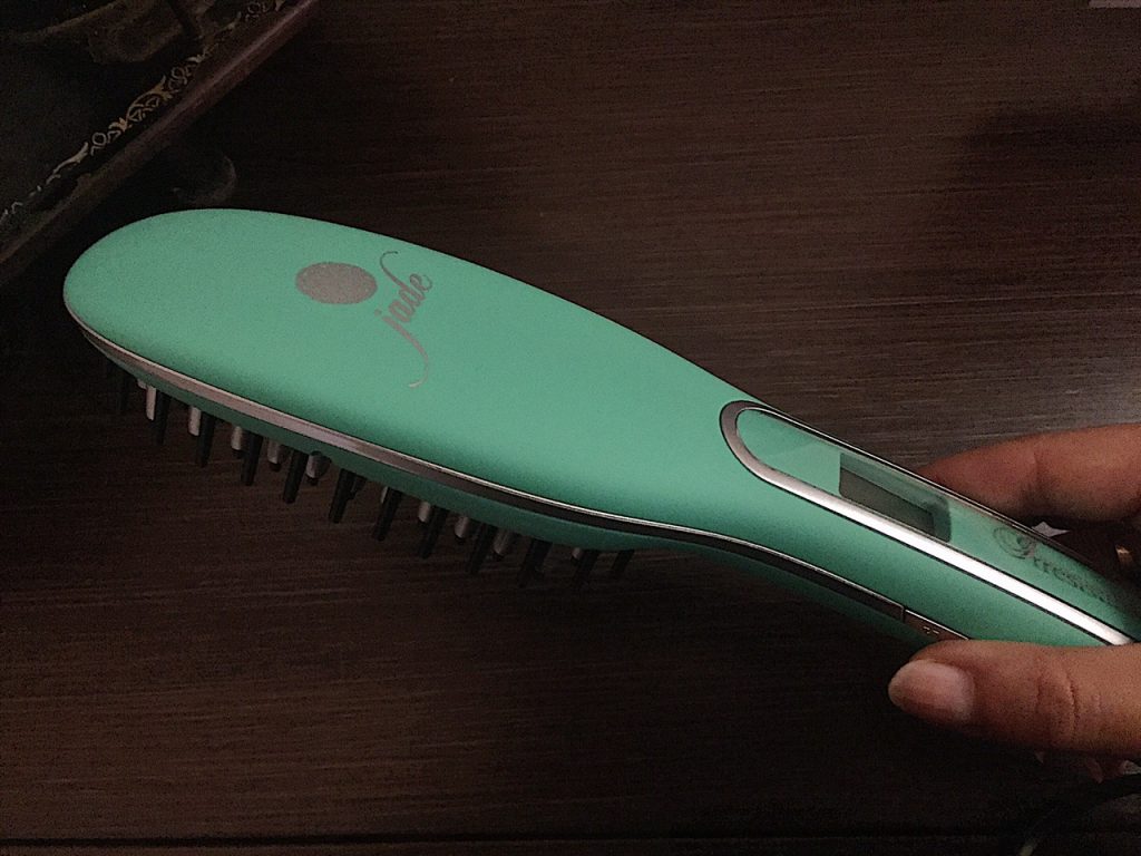hair care routine con brush