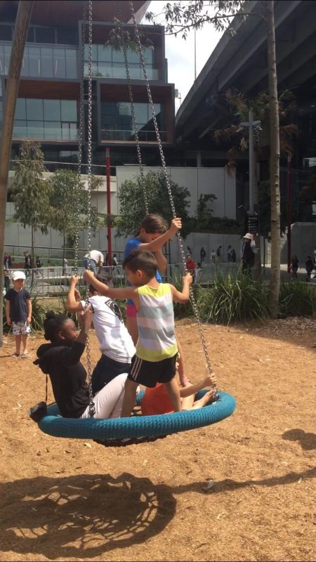 Lontana dalla scuola a Sydney