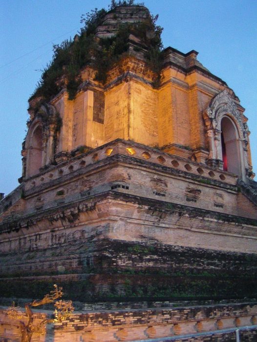 Wat Chedi Luang Chiang Mai tempio Lanna rovine stupa