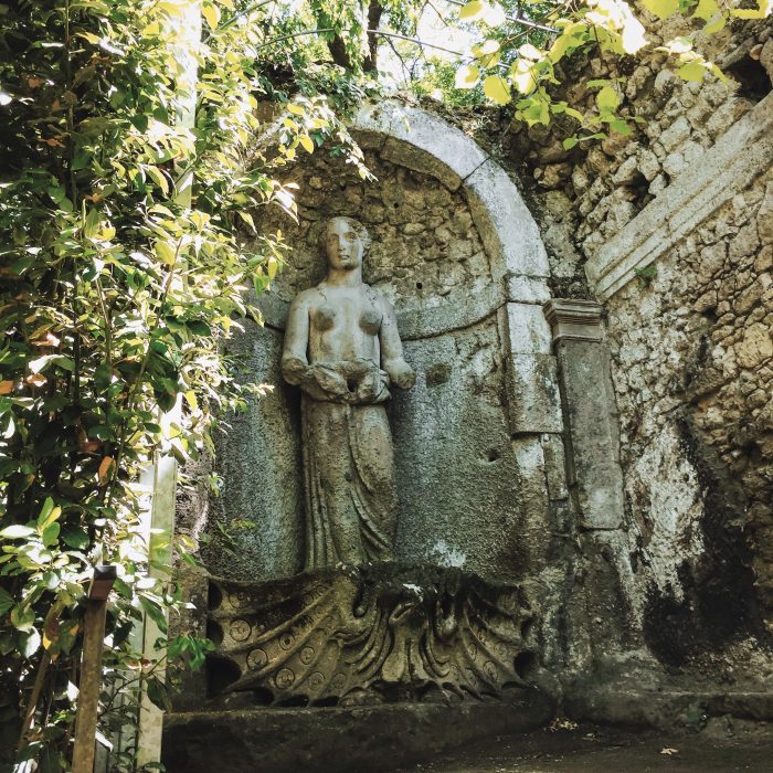 Venus Genitrix statua Venere Parco Mostri Bomarzo scultura rinascimentale