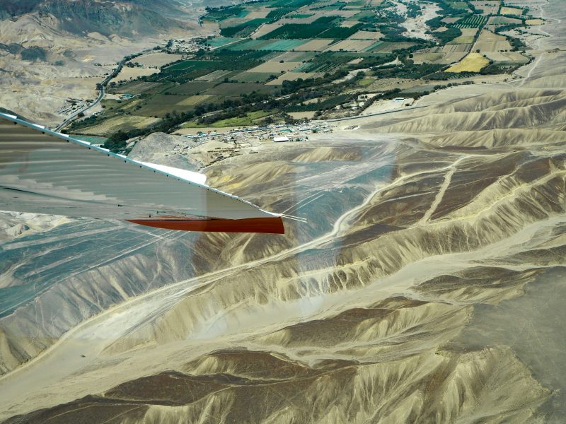 Sorvolo geoglifi peruviani