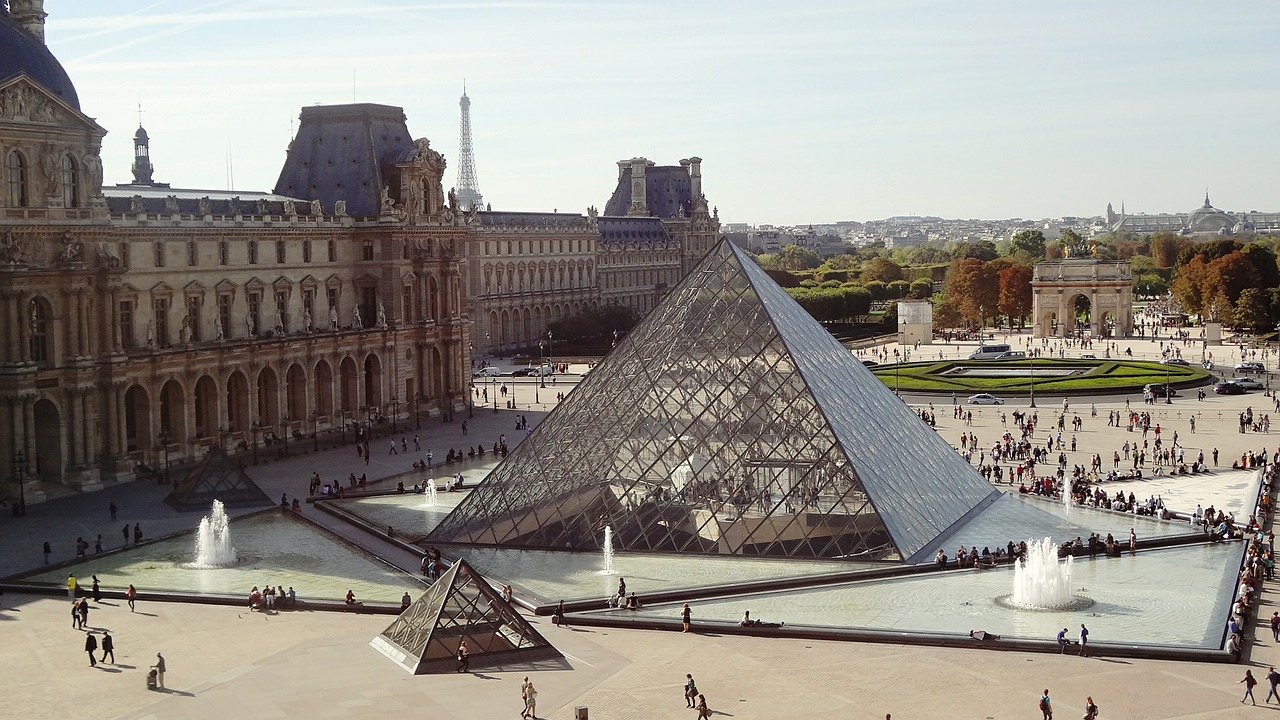 louvre parigi