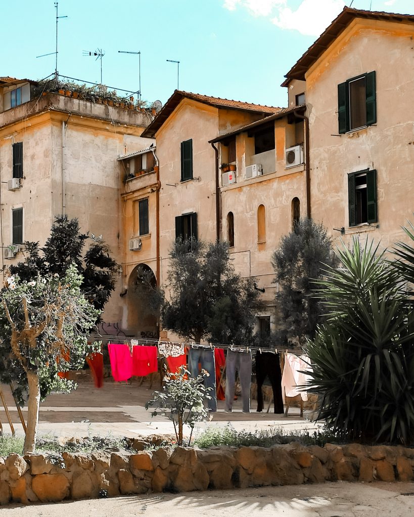 Cortile interno a Garbatella Roma