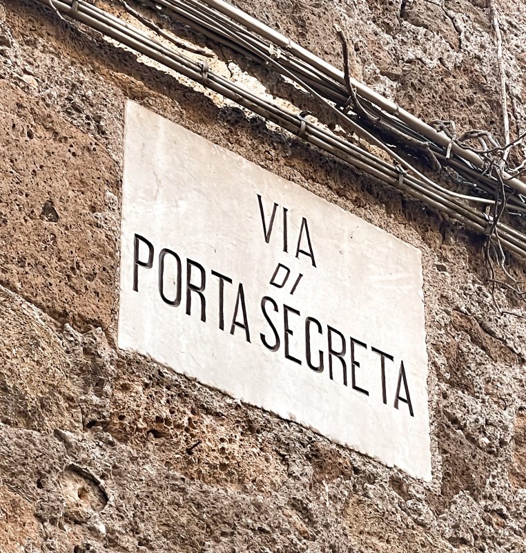 Via di Porta Segreta Calcata Vecchia