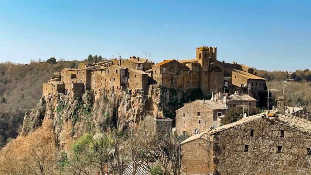 Calcata Vecchia articolo unadonnaalcontrario
