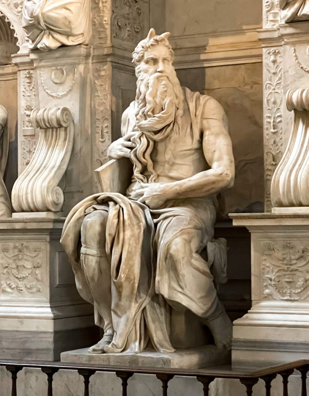 Mosè Michelangelo San Pietro in Vincoli statua marmo Roma segreta