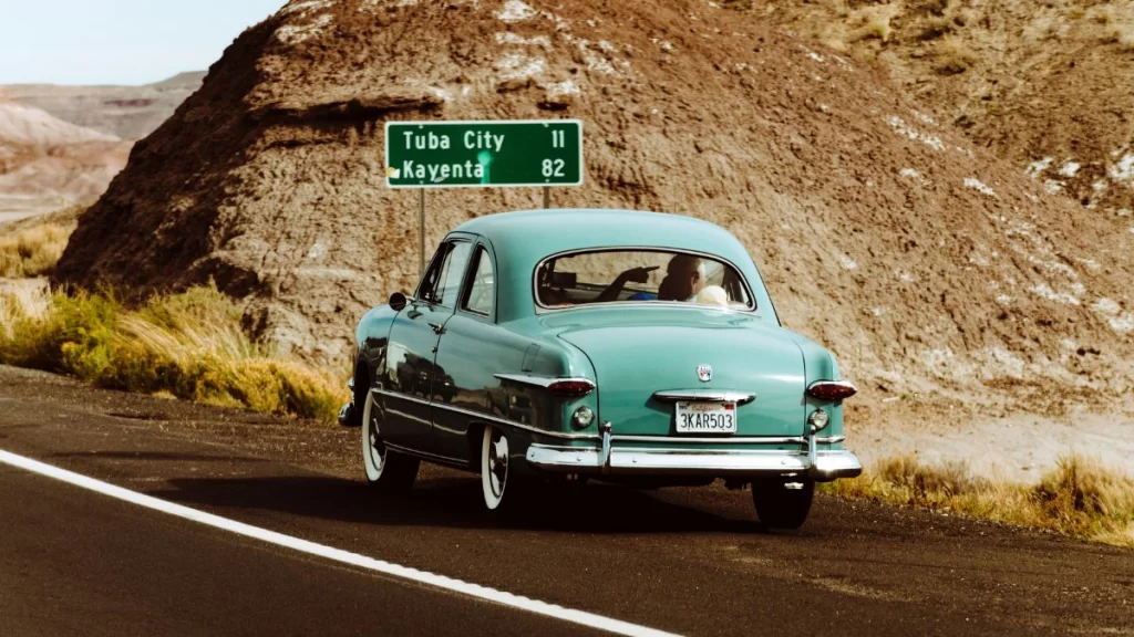 auto d'epoca on the road