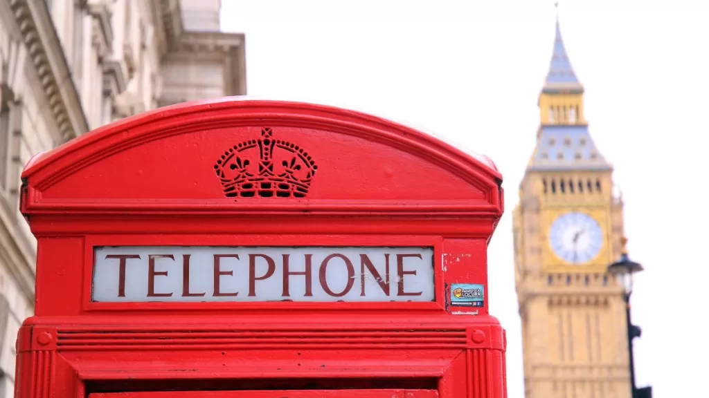 articolo documenti per entrare nel Regno Unito - cabina Londra e Big Ben