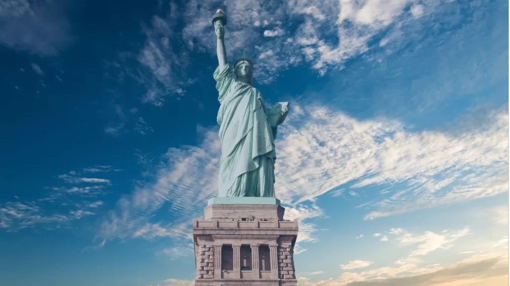 Statua della Libertà New York documenti necessari entrare USA