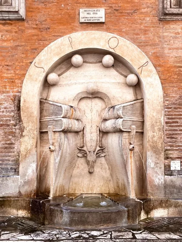 fontana dei libri roma segreta
