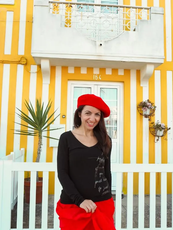 Noemi Bengala ad Aveiro in Costa Nova Portogallo, una delle mete europee più suggestive per una vacanza a settembre